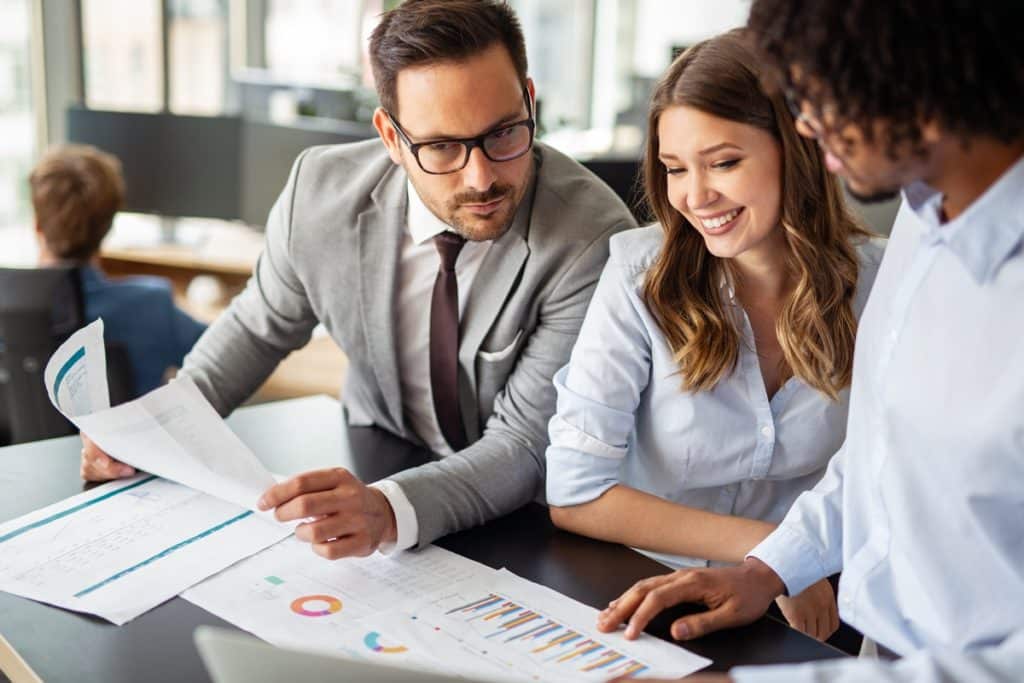 Comment optimiser la gestion de vos fiches de paie en ligne